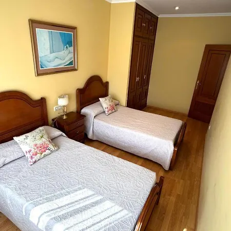 Piso Avenida Castelao Xxl * 艾利亚德亚罗萨